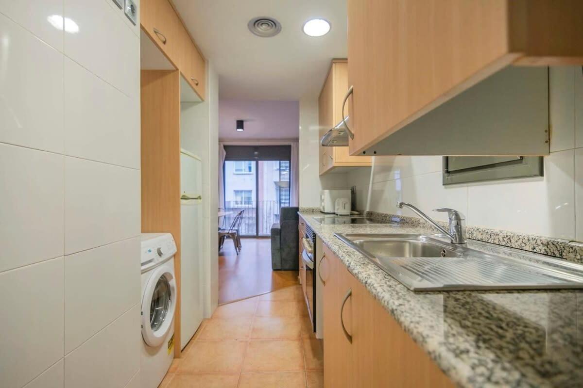 2 Bedroom Duplex Apartment With Balcony 4-3 برشلونة المظهر الخارجي الصورة