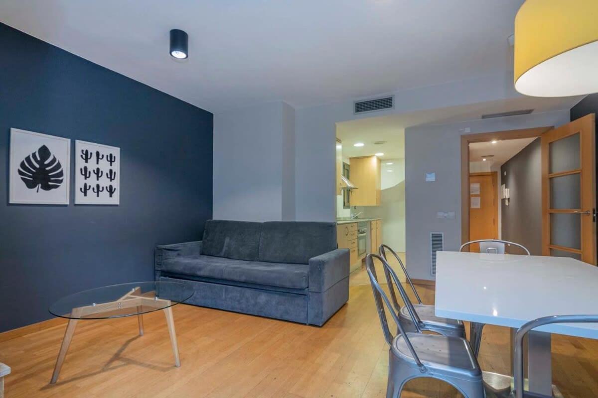 2 Bedroom Duplex Apartment With Balcony 4-3 برشلونة المظهر الخارجي الصورة